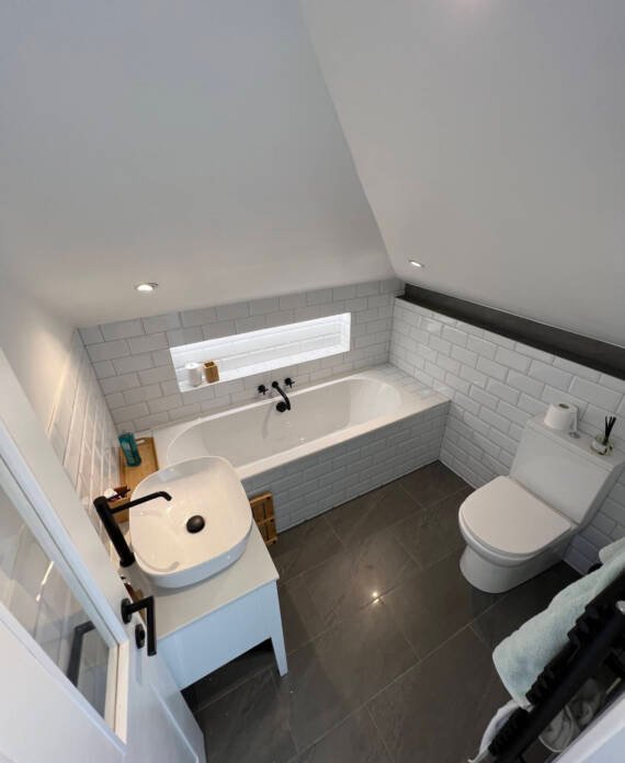 Bathroom renovation Chelsea bespoke bathtub design
